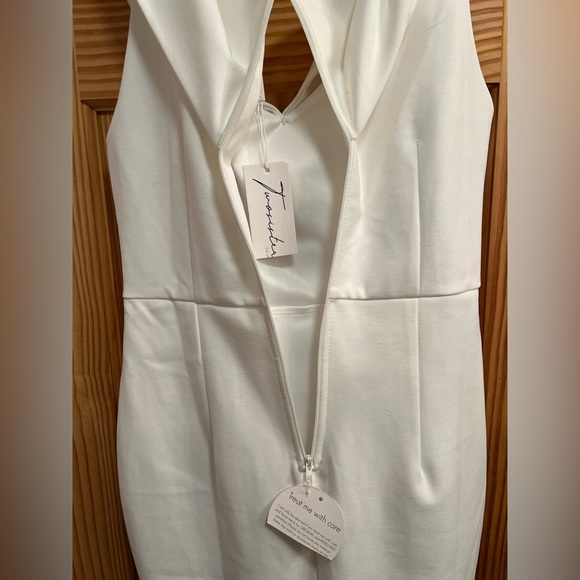 Twosisters Brand, Bridal, White Dress, Formal, Form Fitted - Picture 6 of 7